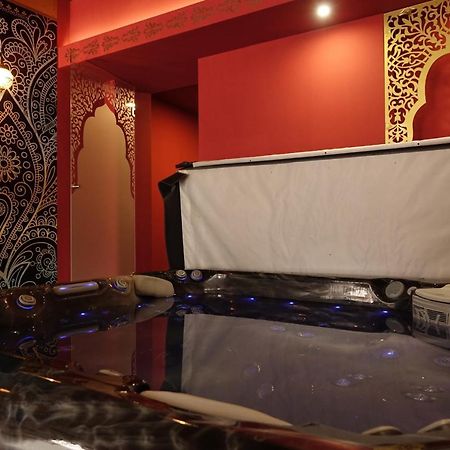 Guest House Romantika Panzio Гюла Екстериор снимка