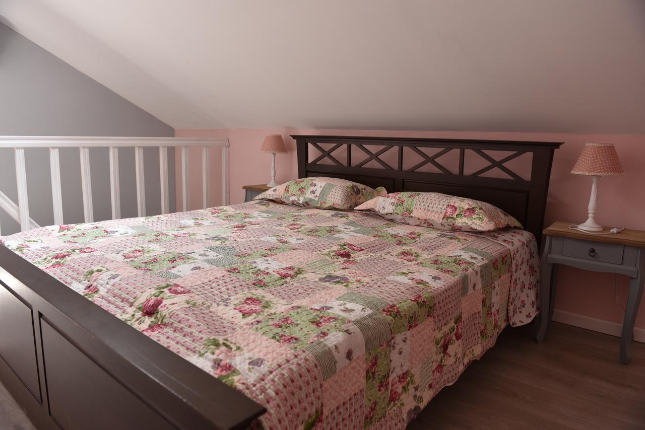 Guest House Romantika Panzio Гюла Екстериор снимка
