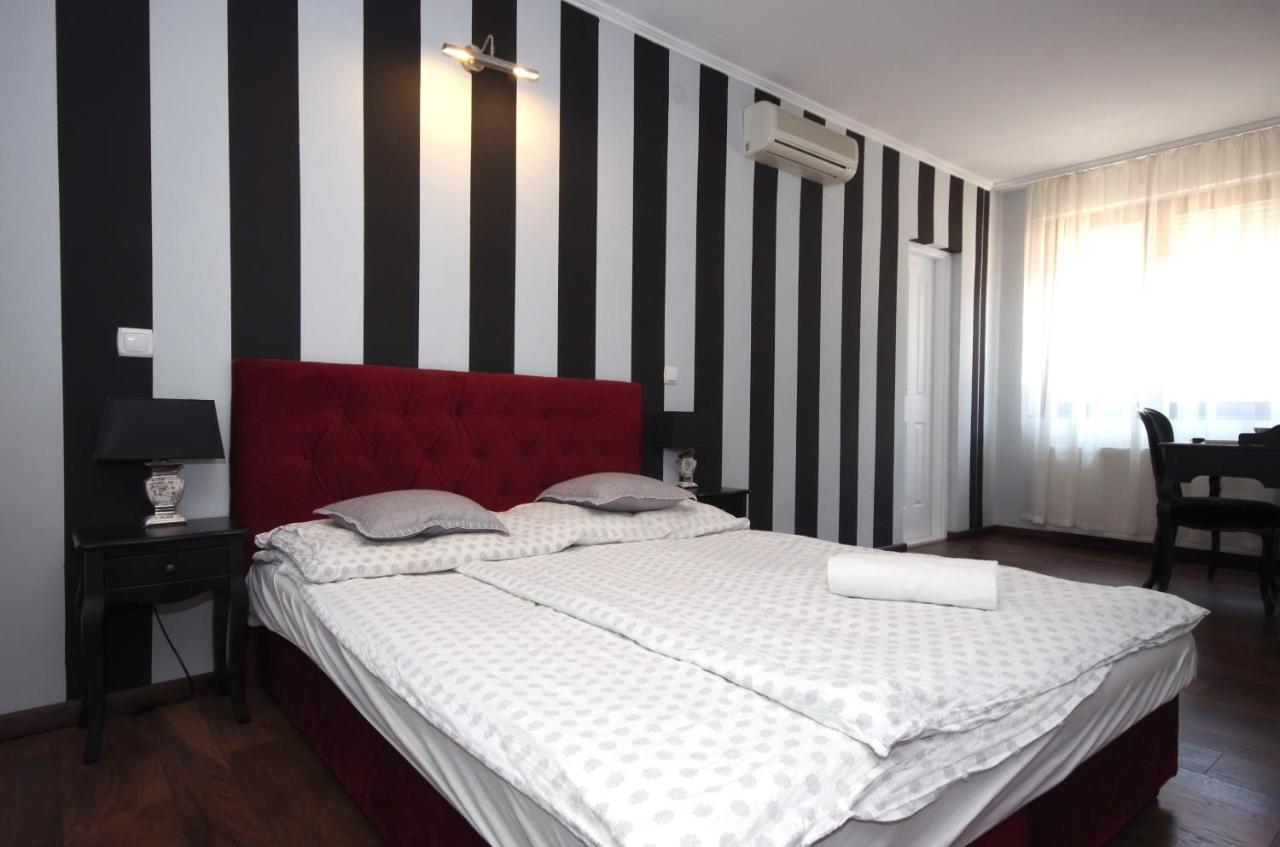 Guest House Romantika Panzio Гюла Екстериор снимка