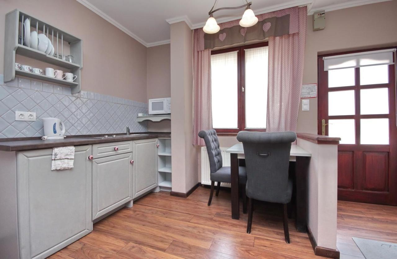 Guest House Romantika Panzio Гюла Екстериор снимка