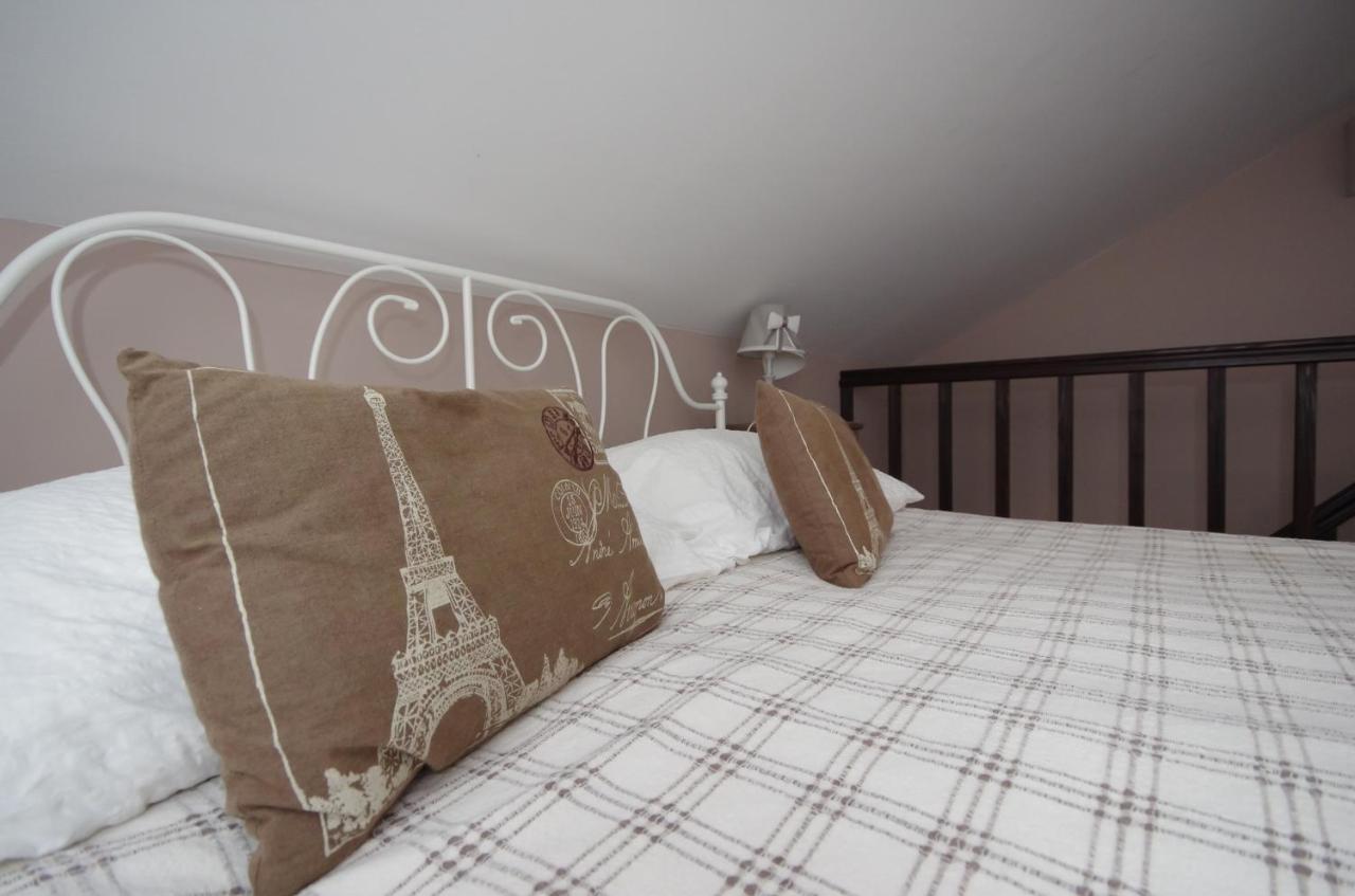 Guest House Romantika Panzio Гюла Екстериор снимка